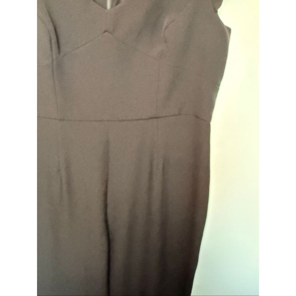 Adriana Papell Women’s scallop V-neck, capped sleeve black jumpsuit size 12 NWOT - Picture 8 of 11